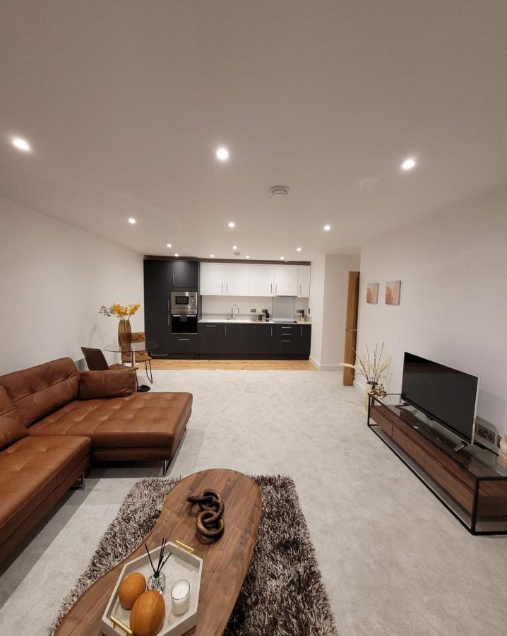Luxury 1 Bed Apartment In The Centre Of Rochester Wainscot Buitenkant foto