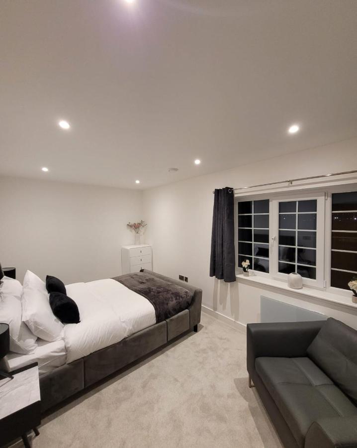 Luxury 1 Bed Apartment In The Centre Of Rochester Wainscot Buitenkant foto