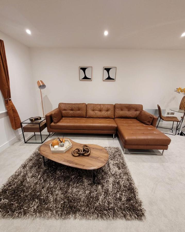 Luxury 1 Bed Apartment In The Centre Of Rochester Wainscot Buitenkant foto