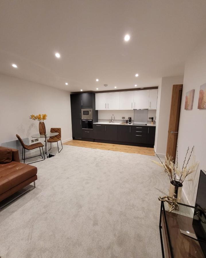 Luxury 1 Bed Apartment In The Centre Of Rochester Wainscot Buitenkant foto