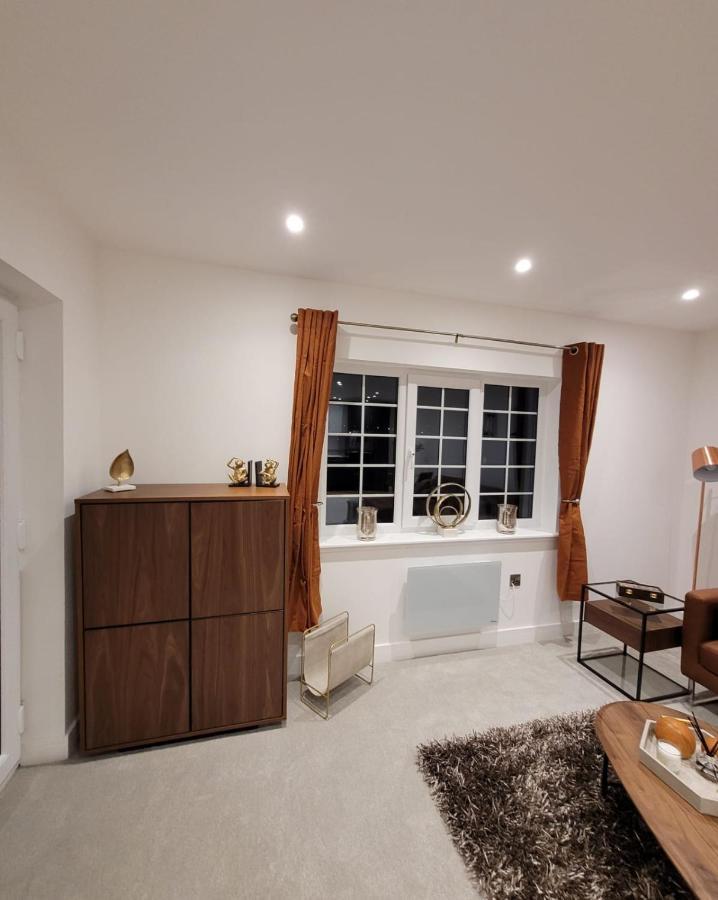 Luxury 1 Bed Apartment In The Centre Of Rochester Wainscot Buitenkant foto